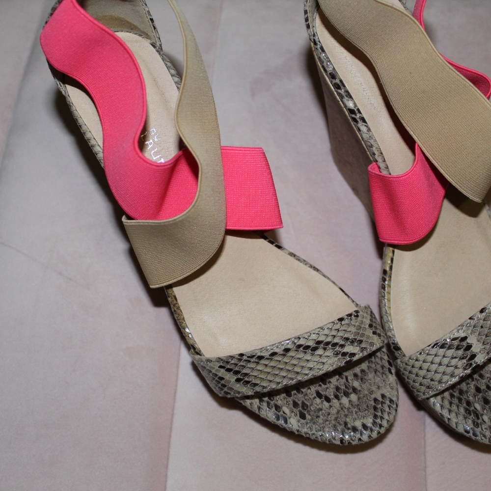 CL Wedges - Picture 3 of 4